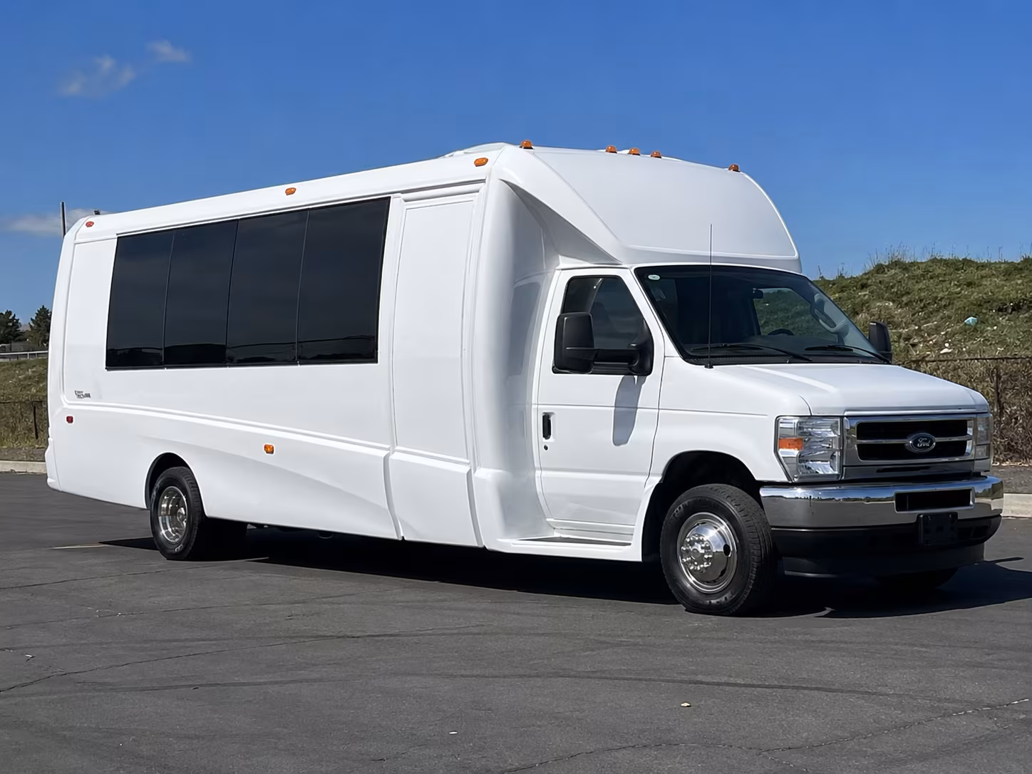 party buses in sterling heights that make prom night unforgettable