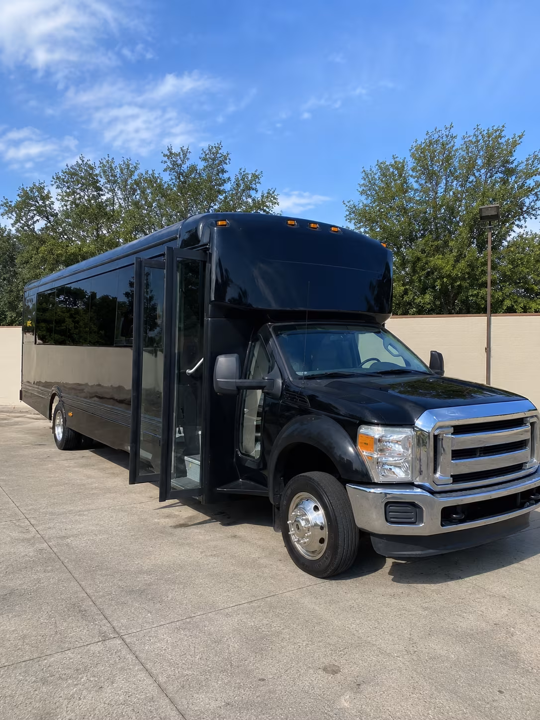 sterling heights 20 passenger party bus